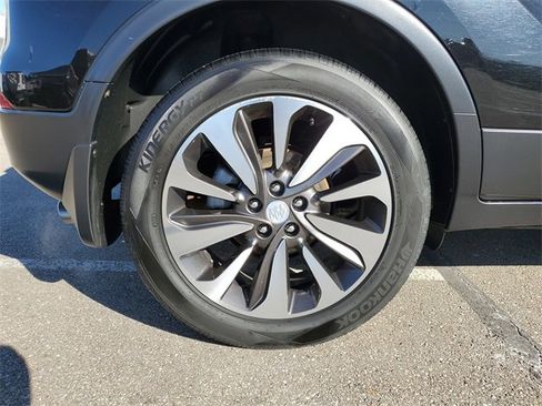 Used 2018 Buick Encore Premium image 6