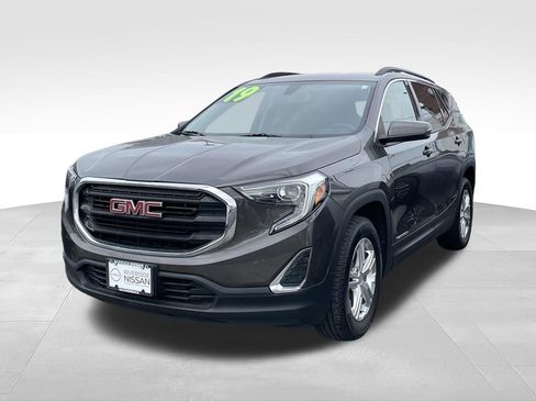 Used 2019 GMC Terrain SLE w/ Driver Convenience Package AWD/4WD image 2