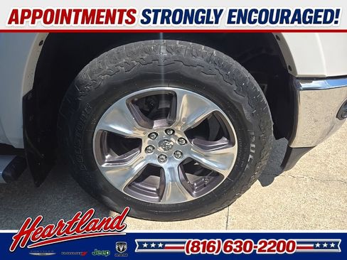 Used 2019 RAM 1500 Laramie AWD/4WD image 33
