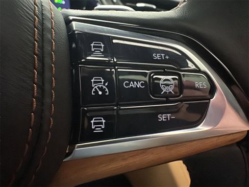 Used 2023 Jeep Grand Cherokee Summit image 26