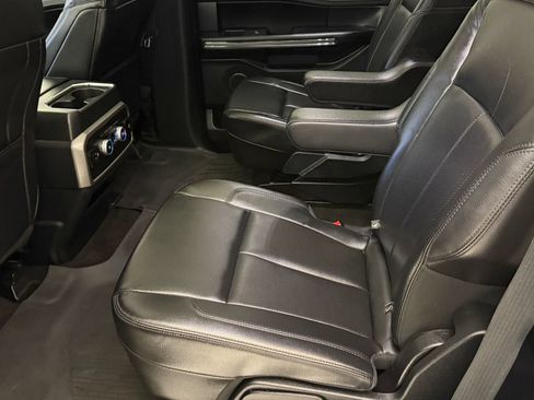Used 2021 Ford Expedition XLT RWD image 18