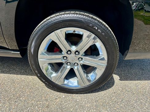 Used 2019 Cadillac Escalade ESV Premium Luxury AWD/4WD image 43