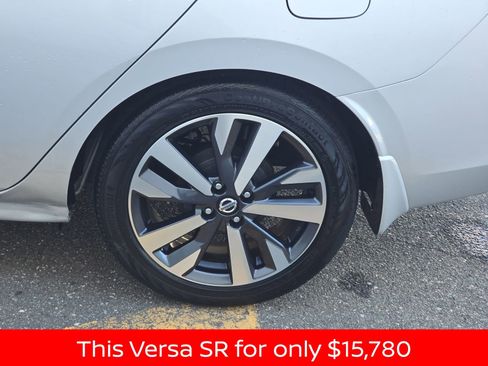Used 2020 Nissan Versa SR image 35