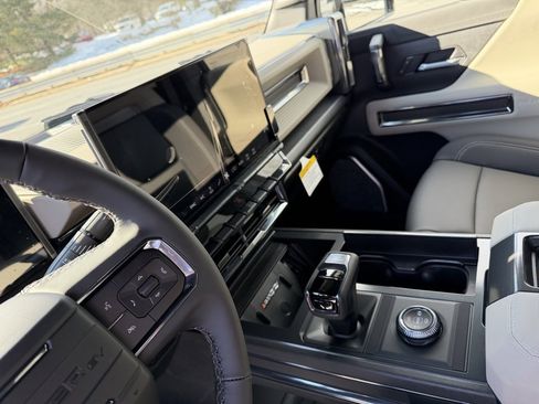 New 2026 GMC Hummer EV SUV image 19