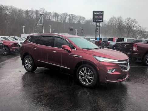 Used 2024 Buick Enclave Essence w/ Experience Buick Package image 2