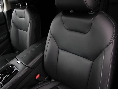 Certified 2025 Nissan Murano SV image 5