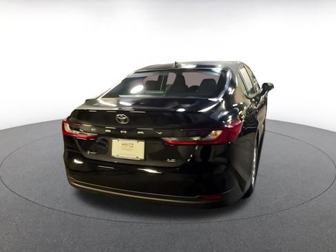 Used 2025 Toyota Camry LE image 14