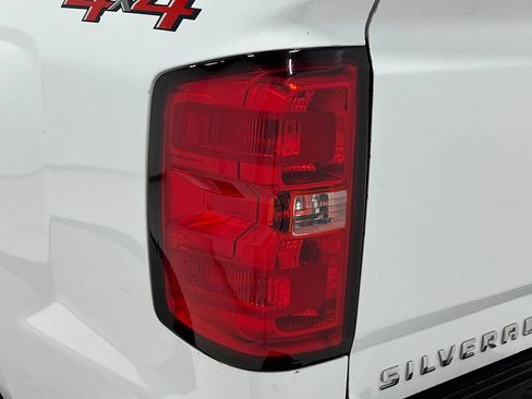 Used 2018 Chevrolet Silverado 2500 W/T image 34