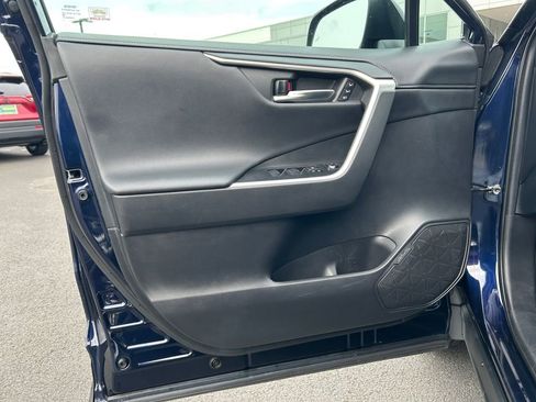 Used 2020 Toyota RAV4 Limited image 22