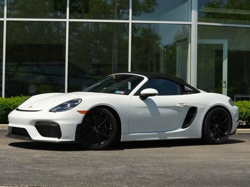 Used 2021 Porsche 718 Boxster Spyder RWD image 1
