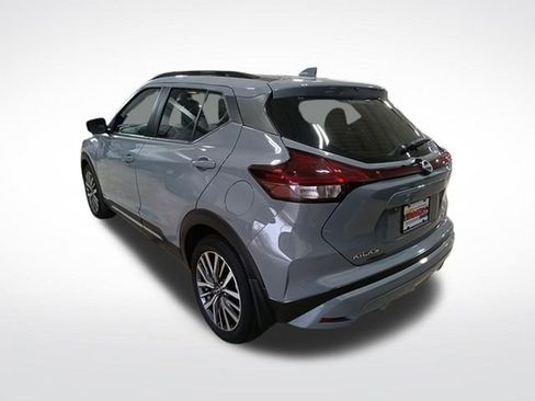 Certified 2023 Nissan Kicks SR image 3
