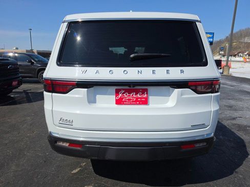 Used 2022 Jeep Wagoneer Series III w/ Premium Group I image 4