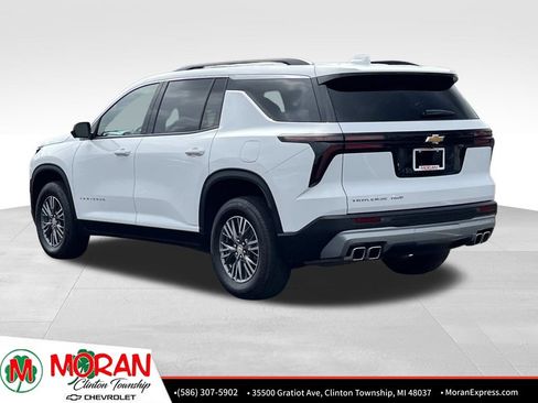 Used 2025 Chevrolet Traverse LT w/ Driver Confidence Package AWD/4WD image 4