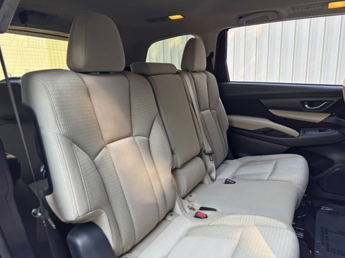 Used 2019 Subaru Ascent Premium w/ Popular Package #2 AWD/4WD image 39