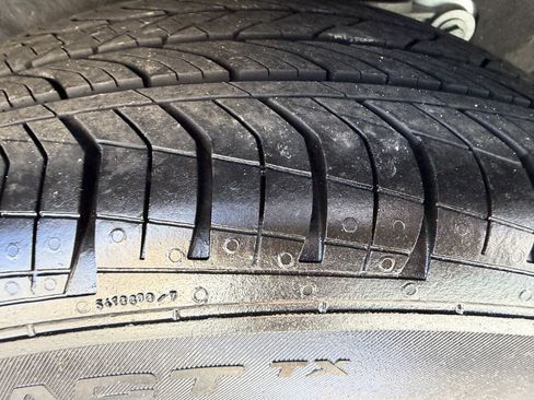 Certified 2022 Volvo S60 B5 Momentum w/ Premium Package image 33