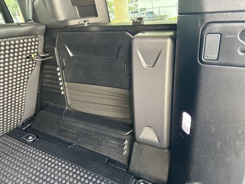 Used 2024 Land Rover Defender 110 S image 36