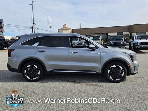 Used 2025 Kia Sorento EX image 17