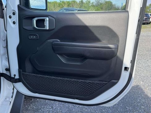 Used 2020 Jeep Wrangler Unlimited Rubicon AWD/4WD image 16