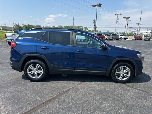 Used 2022 GMC Terrain SLE w/ Driver Convenience Package FWD image 22