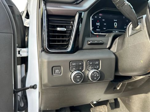 Used 2024 GMC Sierra 2500 Denali Ultimate w/ Max Trailering Package AWD/4WD image 19