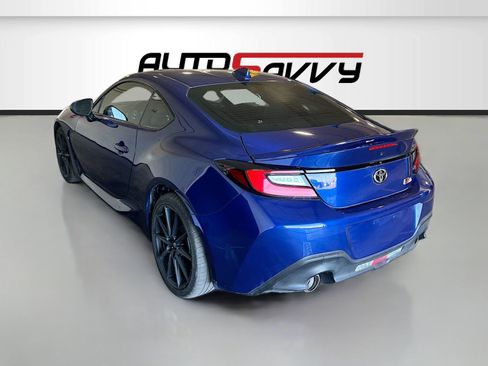 Used 2025 Toyota GR86 Premium w/ Performance Package RWD image 5