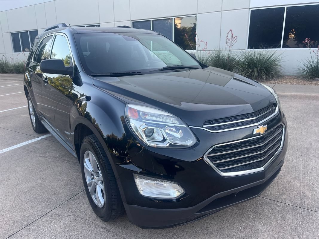 Used 2017 Chevrolet Equinox LT FWD image 2