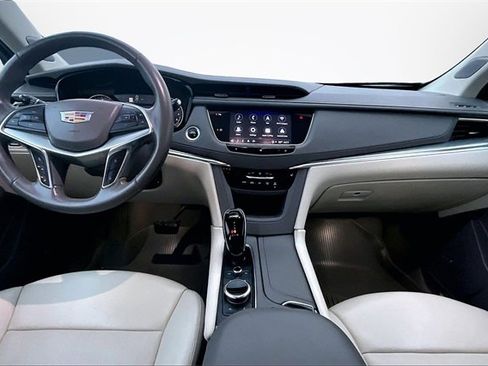 Used 2021 Cadillac XT5 Premium Luxury image 14