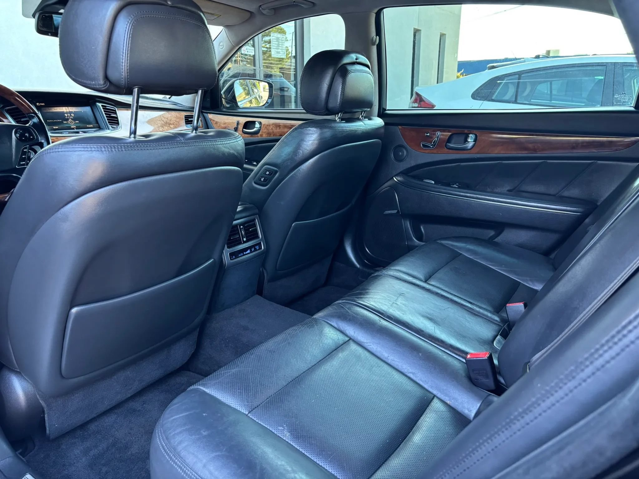 Used 2014 Hyundai Equus Signature RWD image 57