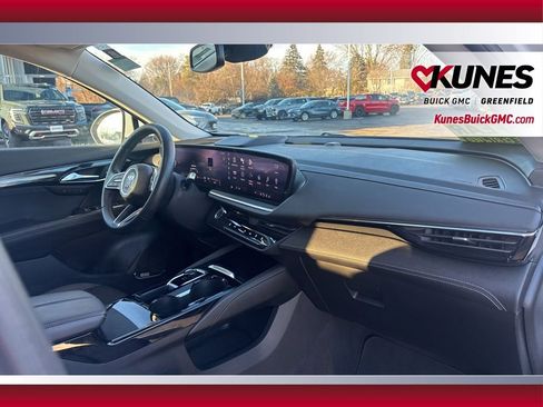 Used 2024 Buick Envision Preferred image 42