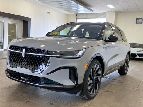 New 2026 Lincoln Nautilus Reserve w/ Jet Appearance Package AWD/4WD image 11