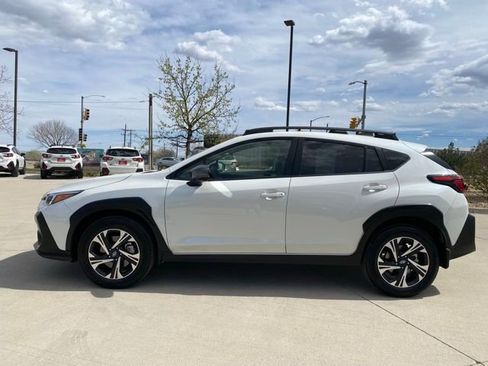 Used 2024 Subaru Crosstrek 2.0i Premium image 2