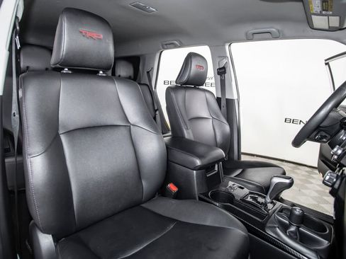 Used 2021 Toyota 4Runner TRD Off-Road Premium AWD/4WD image 16