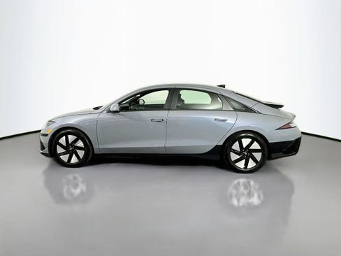 Used 2024 Hyundai Ioniq 6 SE RWD image 4
