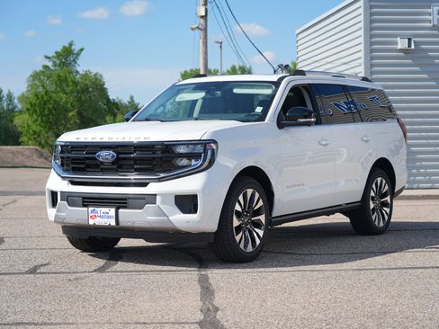 New 2026 Ford Expedition Platinum w/ Driver's Package AWD/4WD image 8