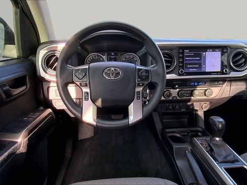 Used 2022 Toyota Tacoma SR5 AWD/4WD image 6