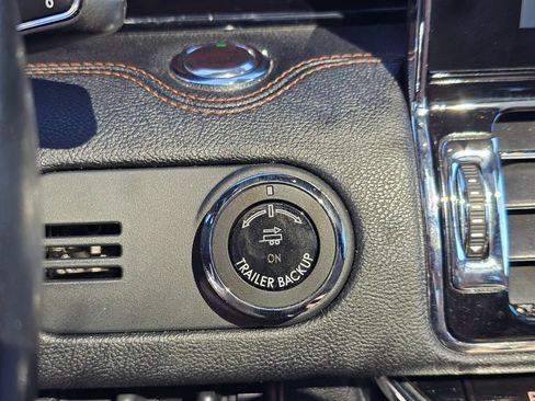 Used 2019 Lincoln Navigator Reserve AWD/4WD image 28