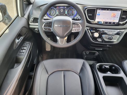 New 2026 Chrysler Voyager LX FWD image 29