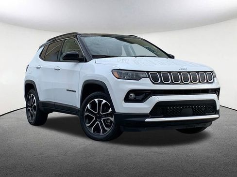 Used 2022 Jeep Compass Limited image 2