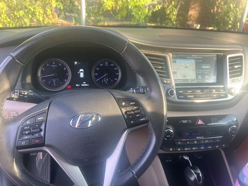 Used 2017 Hyundai Tucson Limited w/ Limited Ultimate Package 03 FWD image 2