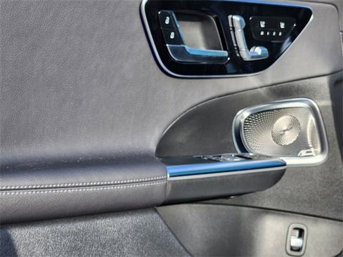 New 2025 Mercedes-Benz C 300 4MATIC Sedan image 7