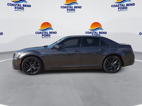 Used 2021 Chrysler 300 S RWD image 5