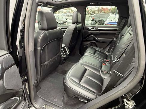Used 2018 Porsche Cayenne Platinum Edition image 5