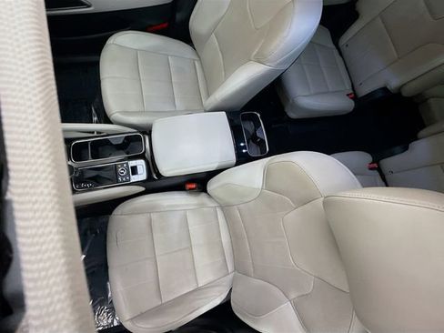 Used 2022 Kia Telluride EX w/ EX Premium Package image 22