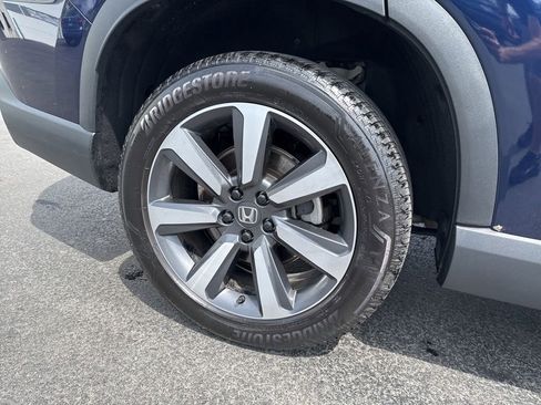 Certified 2023 Honda Pilot Touring image 9