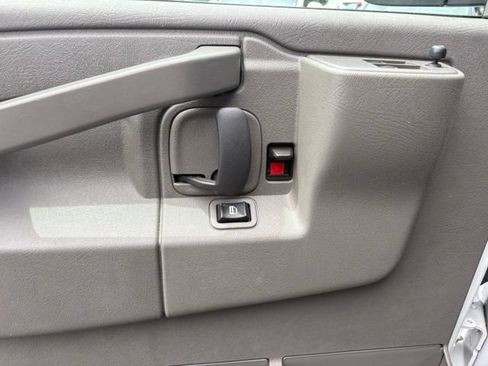 Used 2024 GMC Savana 2500 w/ Driver Convenience Package RWD image 27