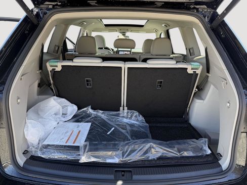 New 2026 Volkswagen Atlas SE image 11