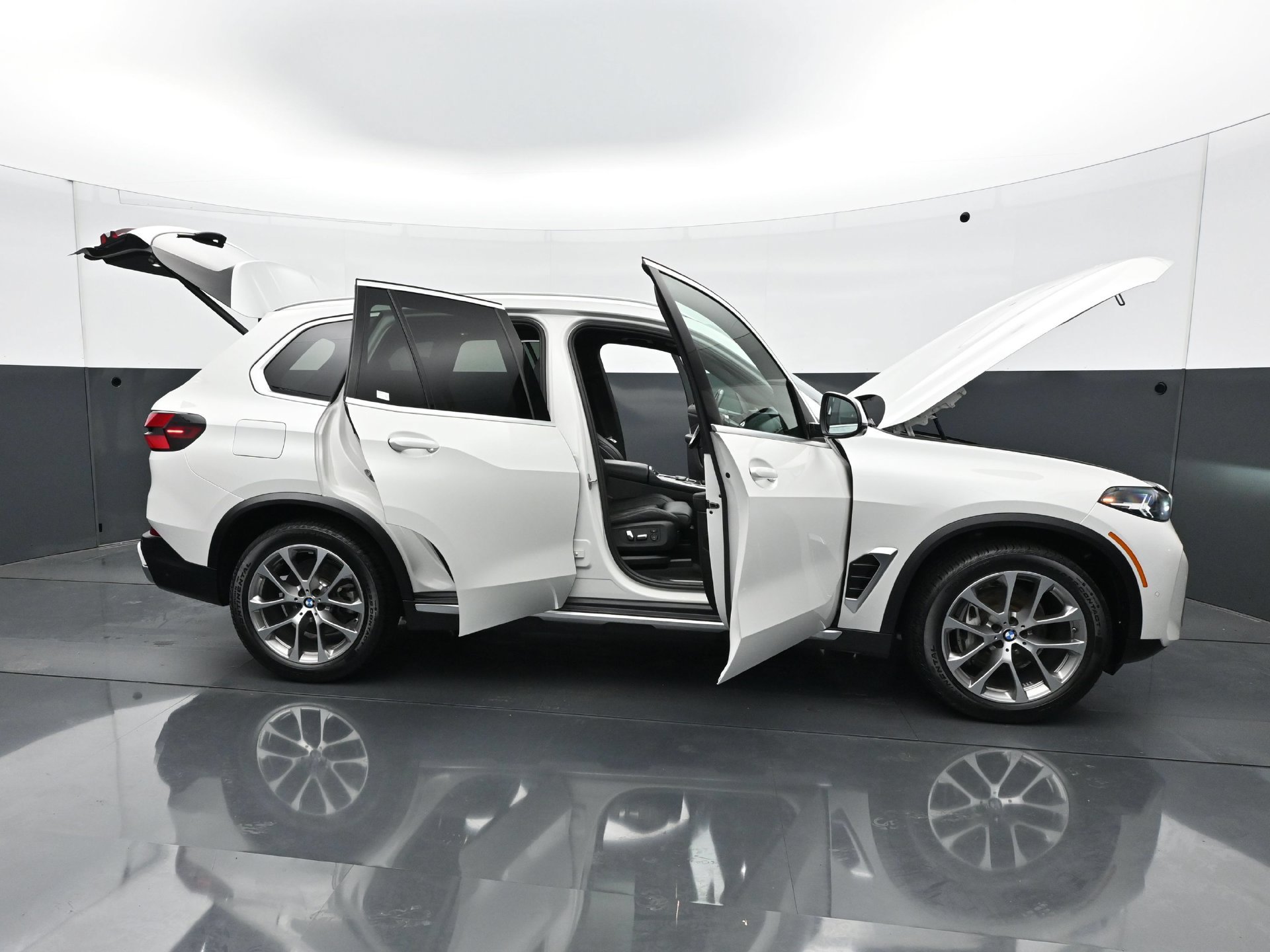 Used 2024 BMW X5 xDrive40i AWD/4WD image 37