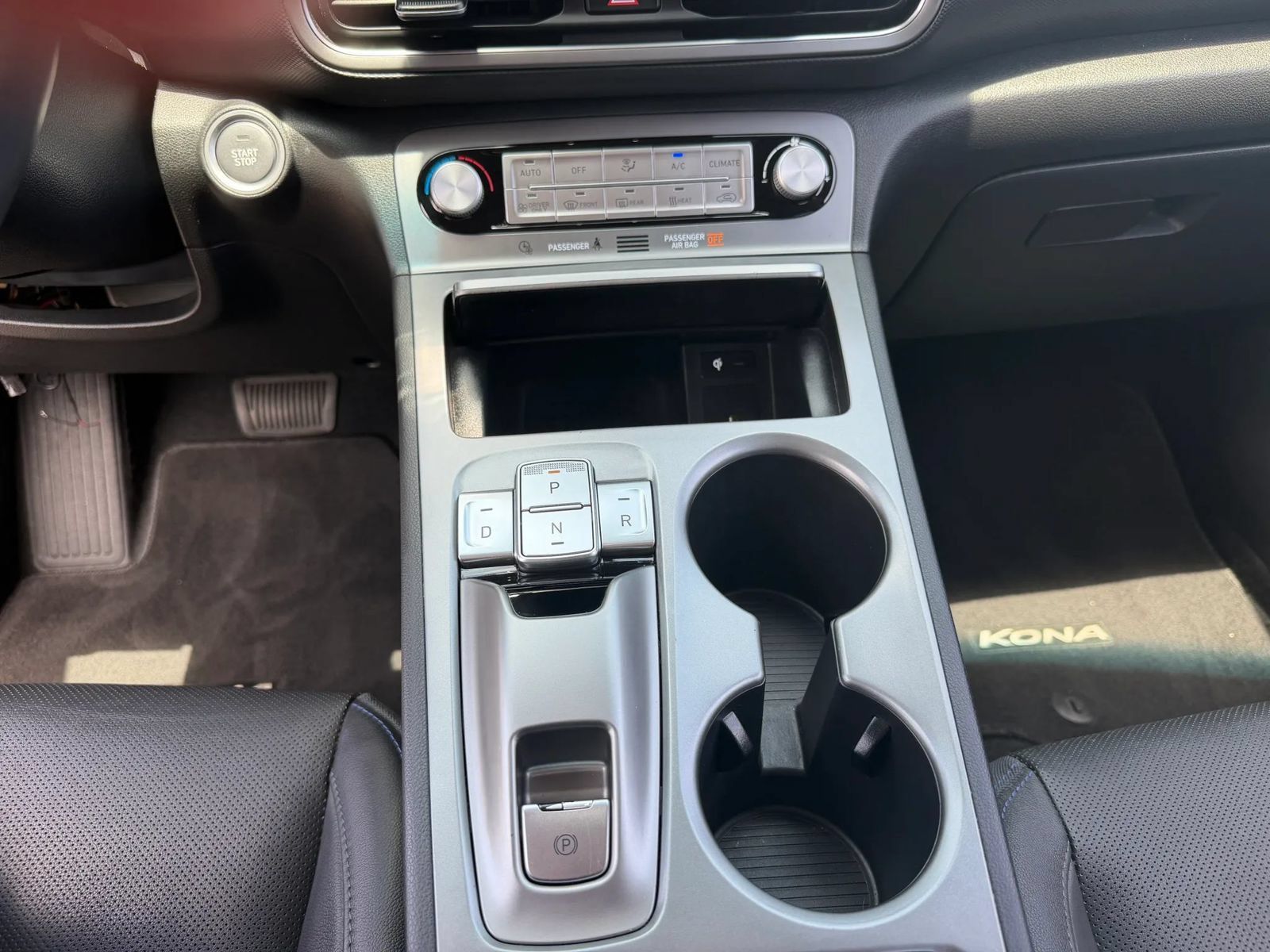 Used 2023 Hyundai Kona Limited FWD image 20
