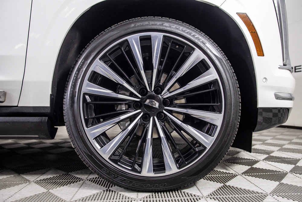 Used 2025 Cadillac Escalade Premium Luxury Platinum w/ LPO, Floor Liner Package AWD/4WD image 43