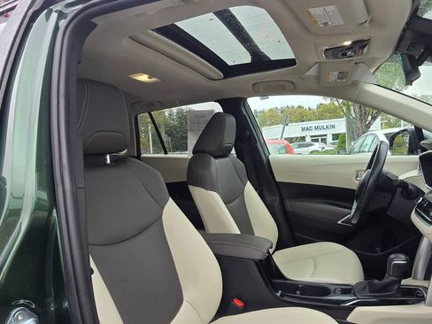 Used 2024 Toyota Corolla Cross XLE w/ Convenience Package AWD/4WD image 13